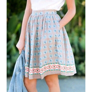 Anthropologie Toi Elephant Printed Knee Length Skirt Size S Tan Blue Pockets Zip